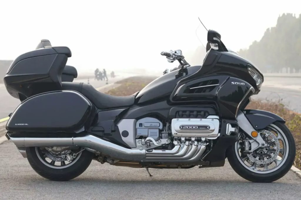 Moto Souo S2000