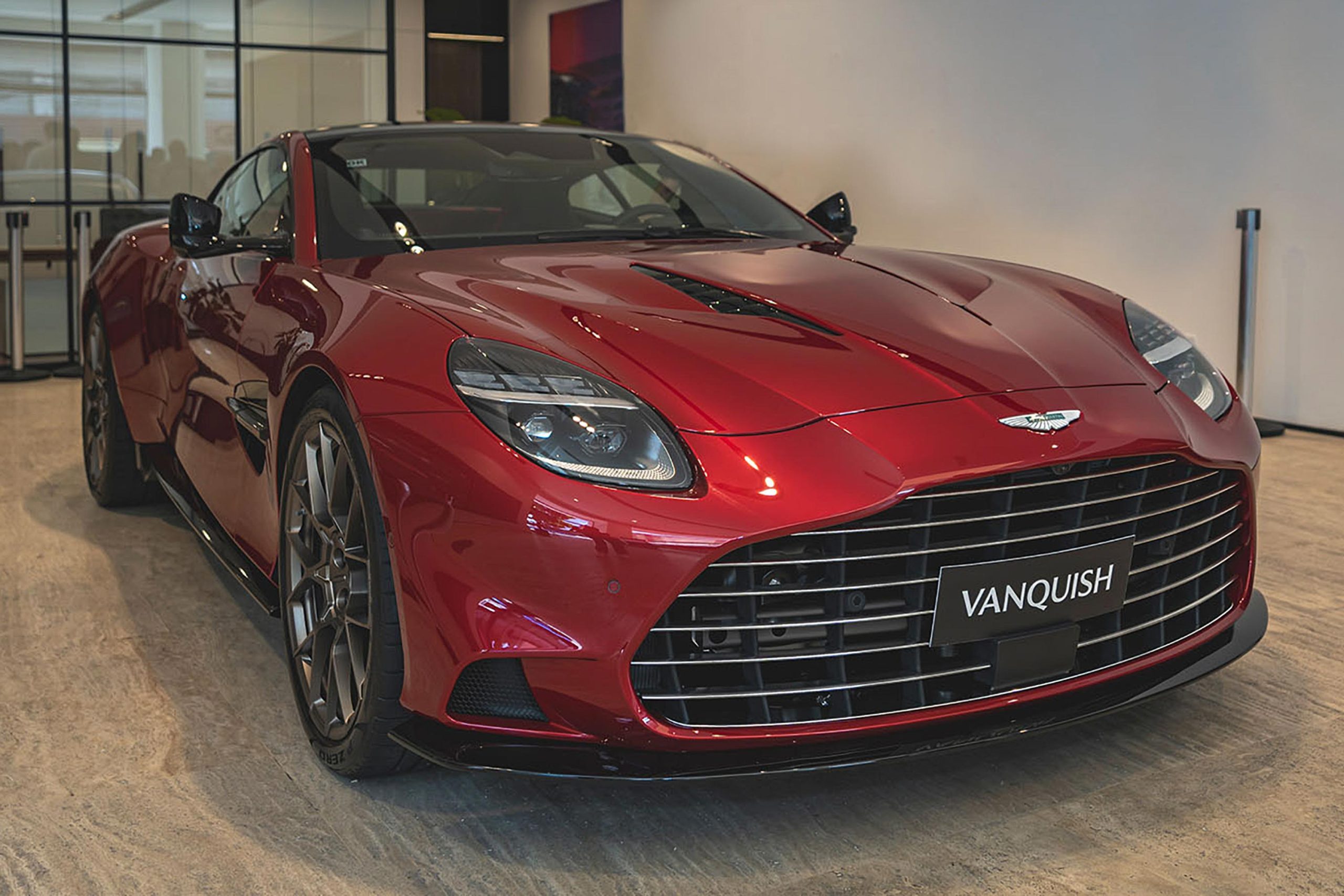 ASTON MARTIN VANQUISH