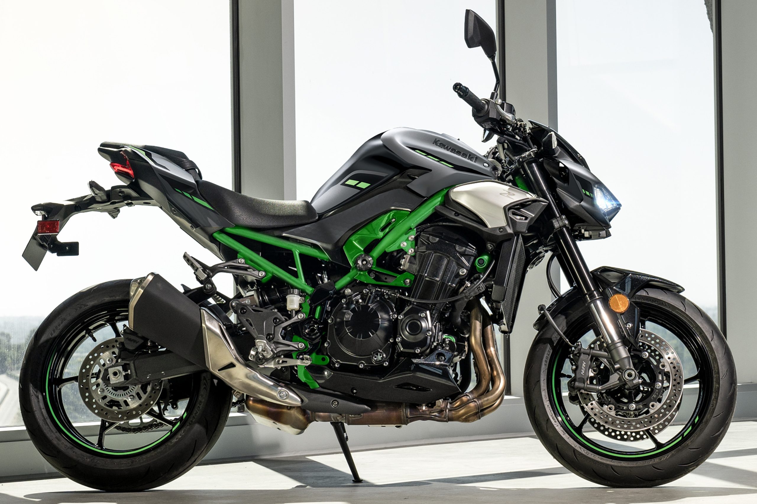 Kawasaki Z900 Vista Lateral