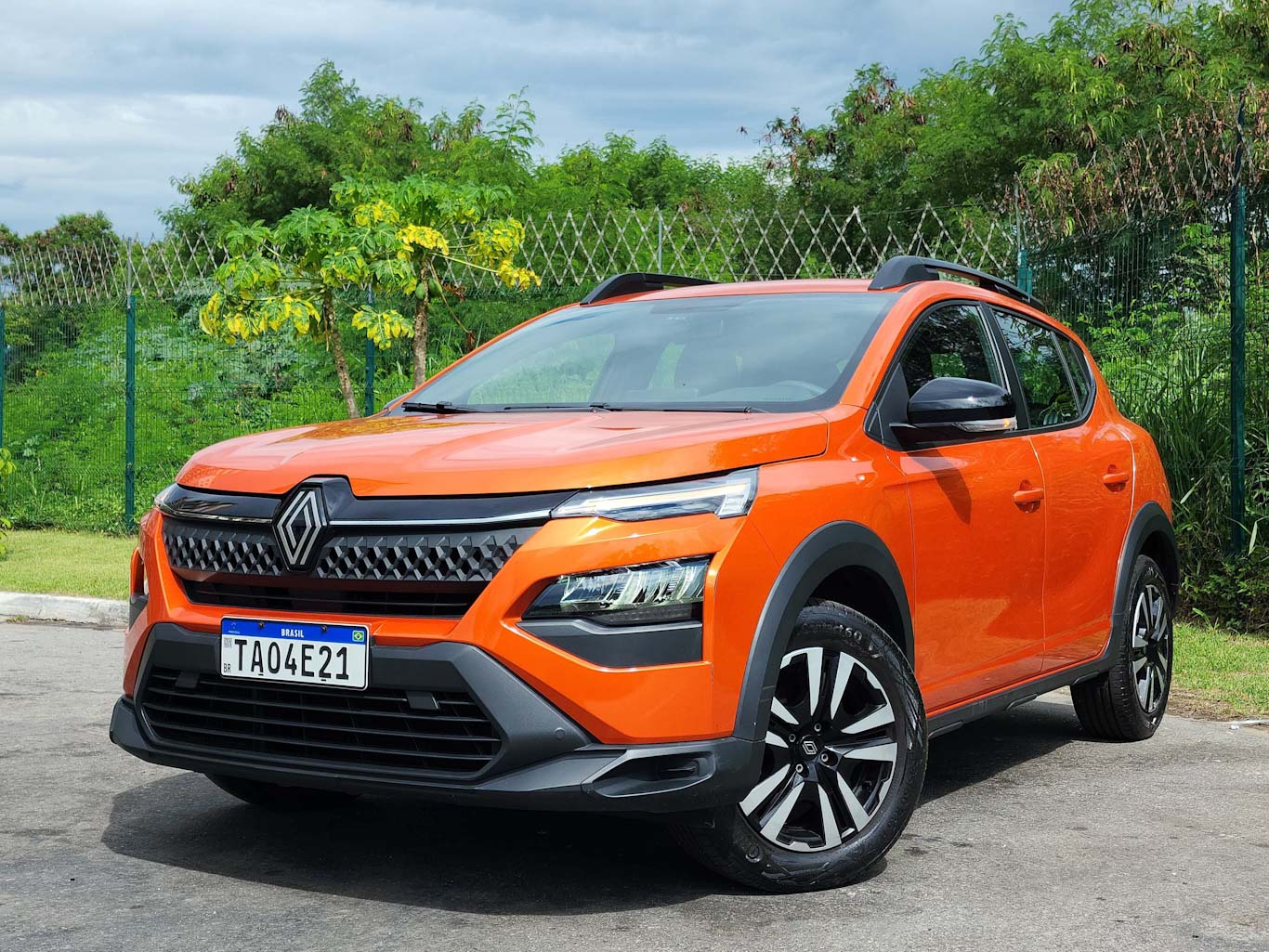Renault Kardian Evolution MT - Visão esquerda