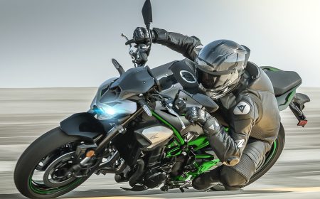 Kawasaki Z900 na pista